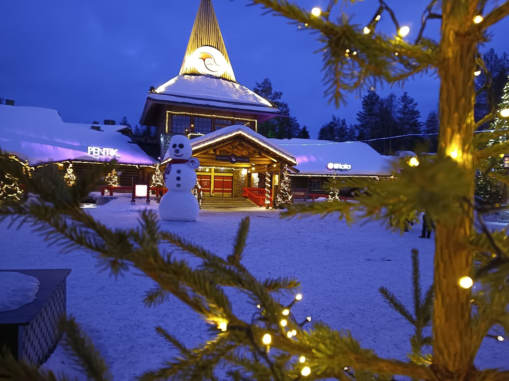 ScandinaviaExplorer Finnland santaclausholidayvillage